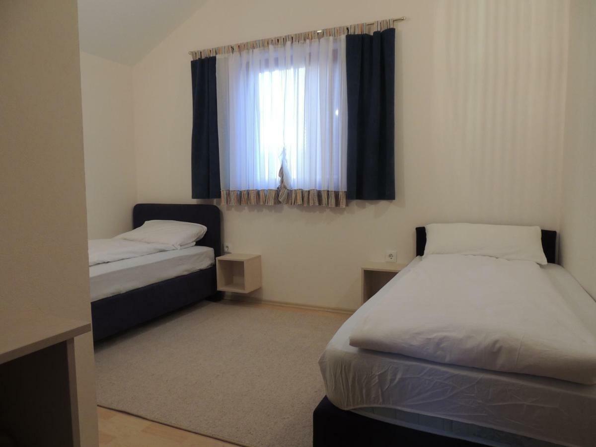Apartments Villa Aurora Ražanac Eksteriør billede